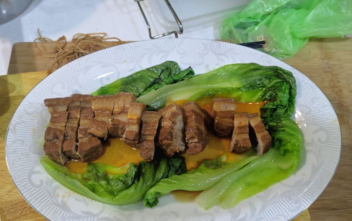 ▲一盤東坡肉竟掀起家庭戰爭？有男網友透露因為煮了東坡肉招待兒子同學，結果意外惹怒太座，讓大家笑翻。（圖／翻攝自《爆怨2公社》臉書）