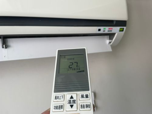 冷氣吹27、28度嫌不涼！遙控器改按1鈕：瞬間降溫、空調大廠證實
