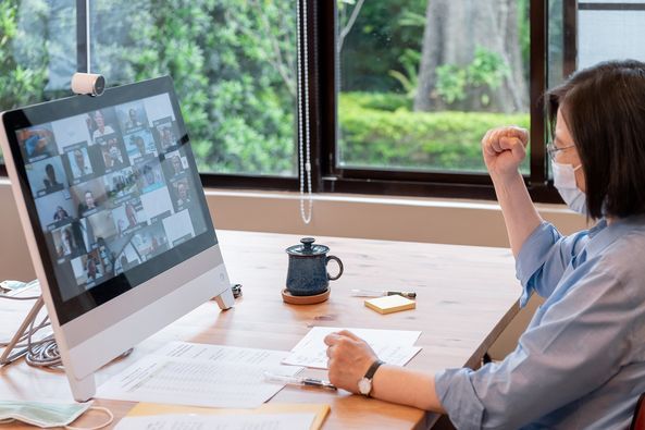 ▲蔡英文今（14）日呼籲民眾踴躍登記疫苗施打意願。（圖/翻攝蔡英文臉書）