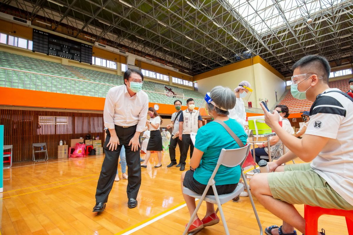 ▲基隆市長林右昌特別向願意施打疫苗的市民朋友表示感謝。（圖／基隆市政府提供）