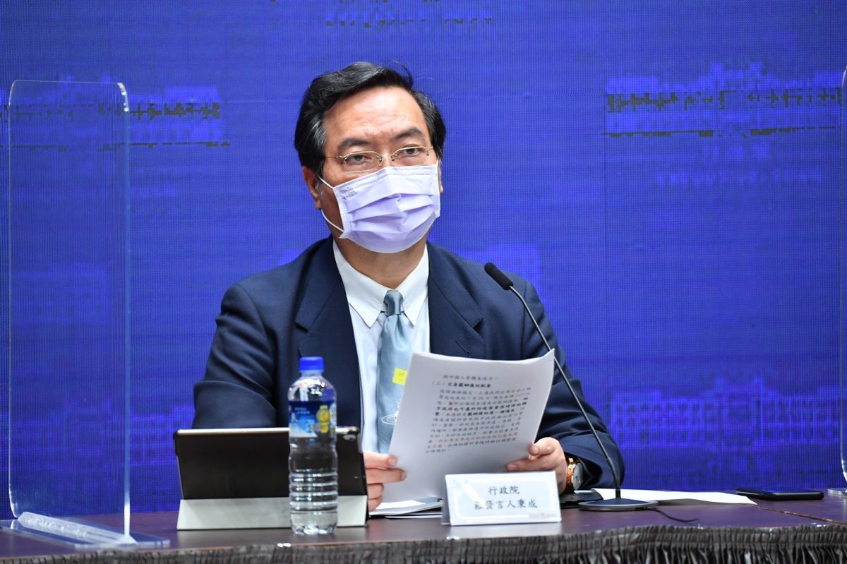 ▲行政院發言人羅秉成是採購BNT案中的重要橋梁。（圖／行政院提供）