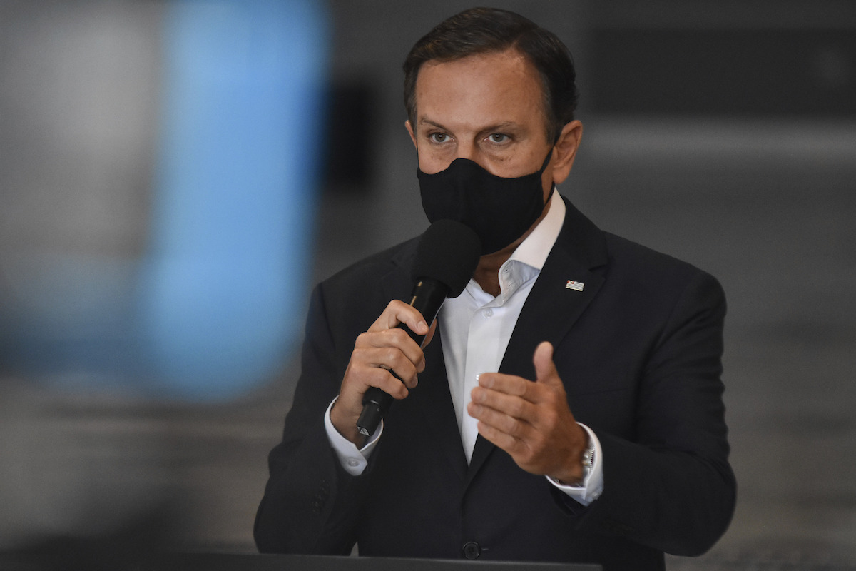 ▲巴西聖保羅州長多利亞（João Doria）今天通過社群媒體表示，他在例行檢查中發現感染2019冠狀病毒疾病（COVID-19），檢測結果呈陽性，但也說因已接種疫苗，症狀輕微。（圖／美聯社／達志影像）