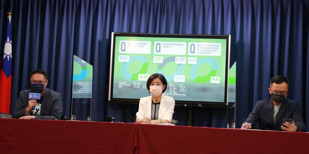 ▲ 國民黨文傳會主委王育敏、副主委黃子哲、鄭照新今(16)日召開「有政府、會擺爛、看得到打不到的疫苗真相」記者會。（圖／國民黨提供）