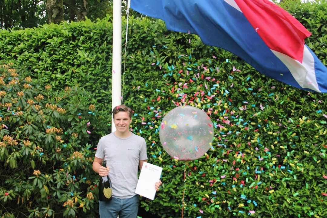 ▲18歲的奧利佛戴蒙將參與藍色起源首趟載人太空任務，成為史上最年輕太空人。（圖／翻攝自Oliver Daemen Instagram）