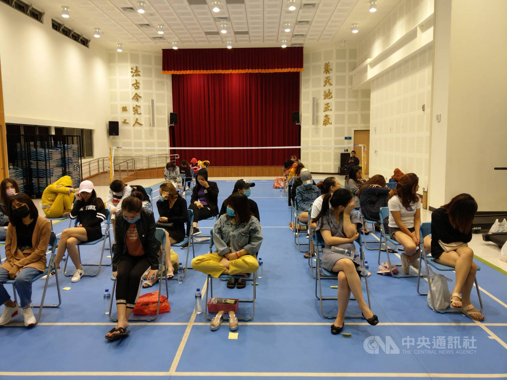 ▲台北市警察局萬華分局獲報康定路附近，有零星私娼在街頭拉客狀況，恐形成防疫破口。圖非當事照片。（中央社檔案照片）