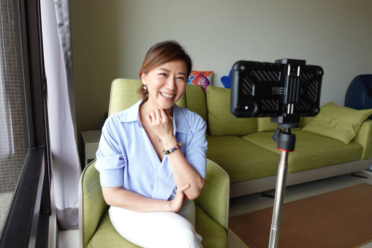 ▲連靜雯成為3C達人，線上講課一手包。（圖／楠軒工作室提供）