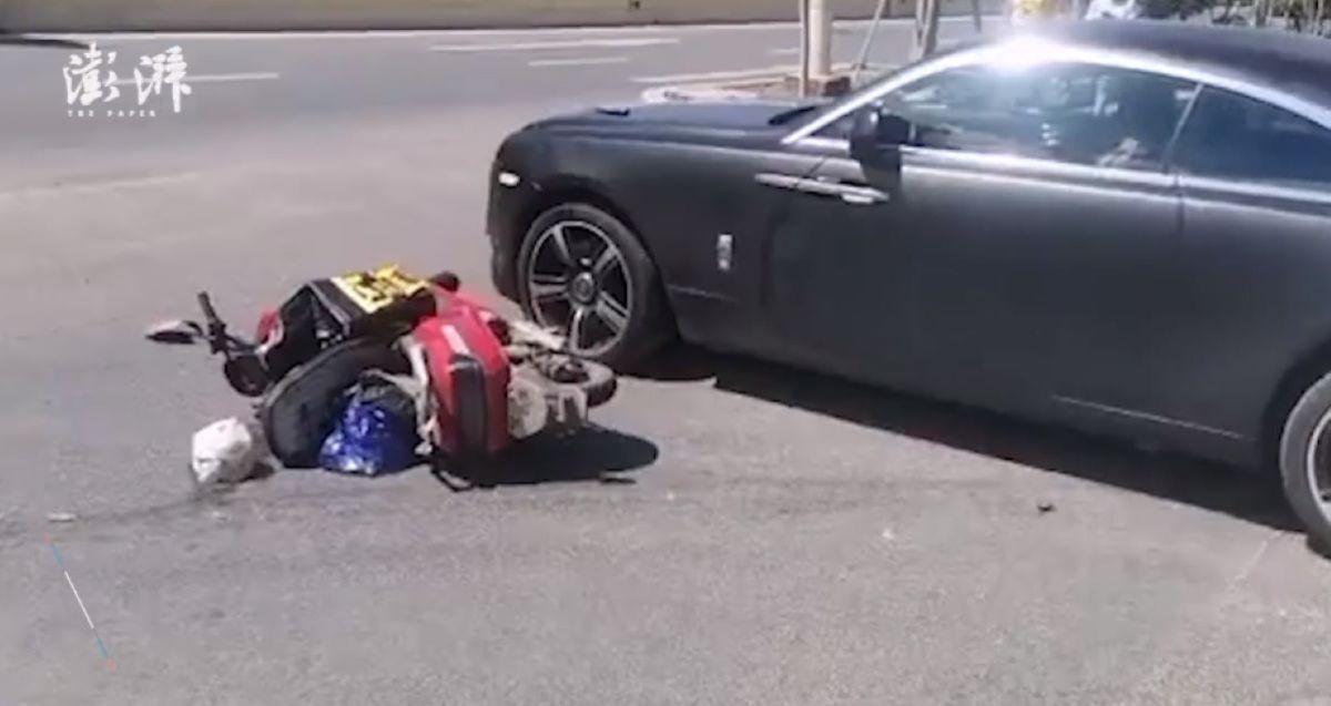 ▲中國廣東15日發生一起外送員與價值新台幣約2600萬元勞斯萊斯的擦撞事故，外送員究竟是得賠償天價維修費還是能拿到高額賠償吸引不少網友關注。（圖／翻攝自《澎湃新聞》）