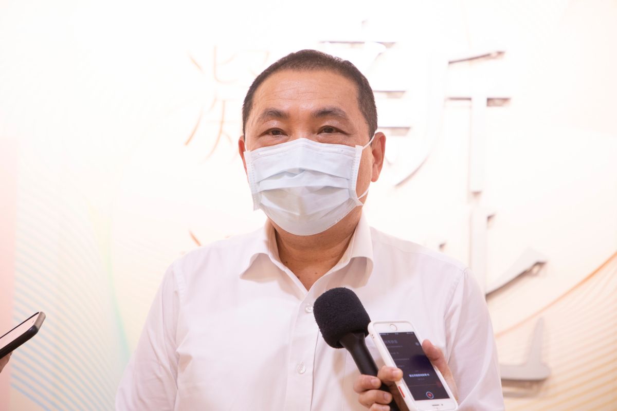▲新北市長侯友宜今（19）日認為，只要有助受到傷害的行業及早回復生氣，「我都樂見其成。」（圖／新北市政府提供）
