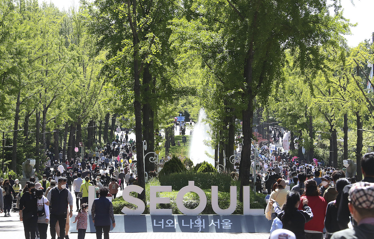 ▲韓國新冠肺炎疫情又再次升溫，令經營餐飲的小企業苦不堪言。（圖／美聯社／達志影像）