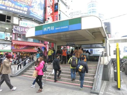 台北捷運西門站傳列車停駛意外　乘客酒醉大鬧妨礙關門
