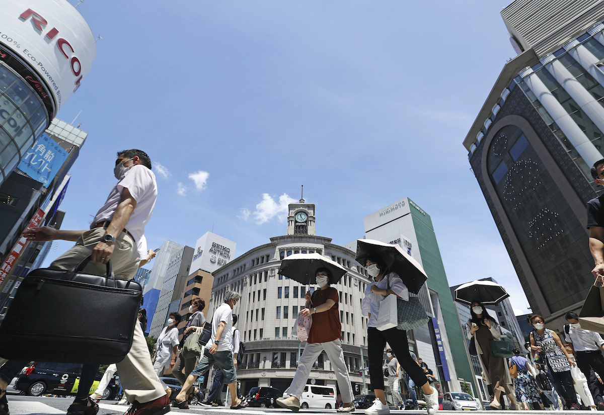 ▲日本關東地區今天因焚風等原因氣溫急速上升，埼玉縣熊谷市最高溫恐達攝氏40度（圖／美聯社／達志影像）