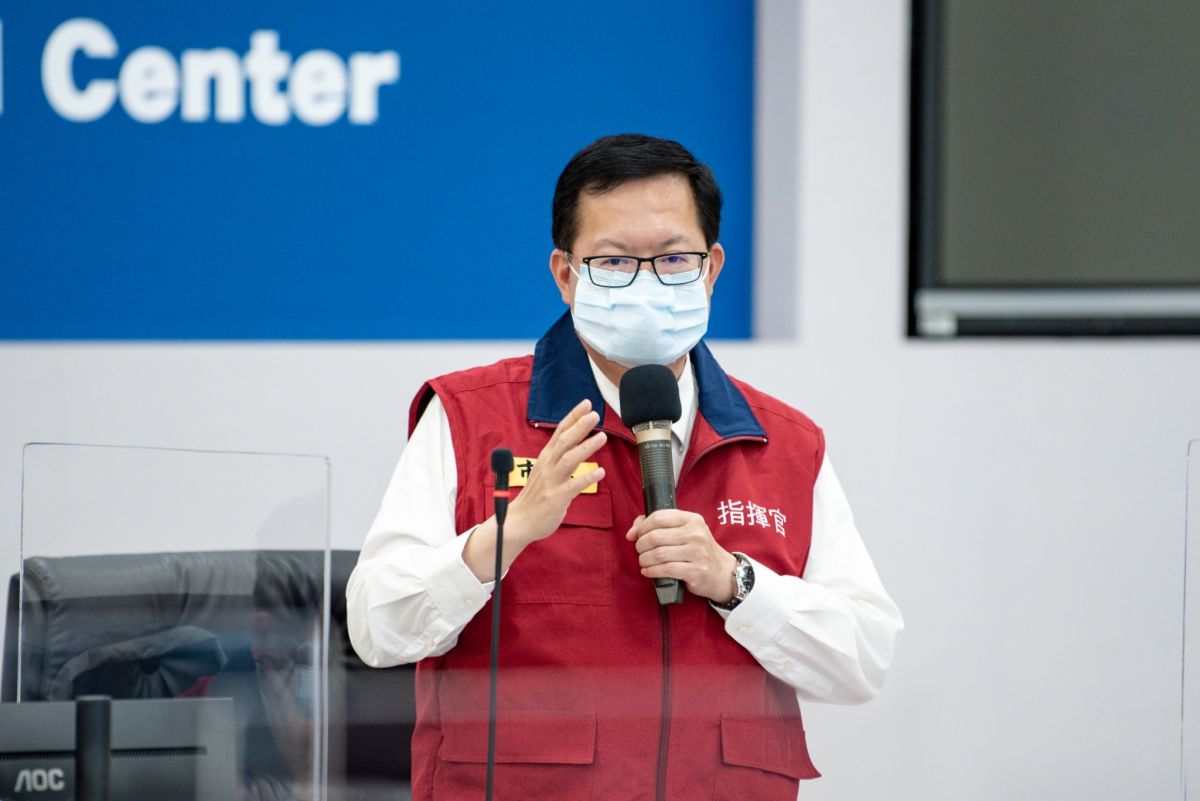 ▲鄭文燦指出，除了中央提振興紓困，市府後續也會針對依法停業業者減收娛樂稅，減少業者因疫情停業的損失。（圖／桃園市政府提供）