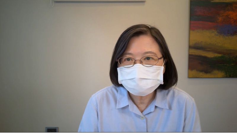 ▲蔡英文今(21)日於民進黨中常會表示,國人很關心是否三級警戒會降級,但仍不可不慎。(圖/民進黨提供)