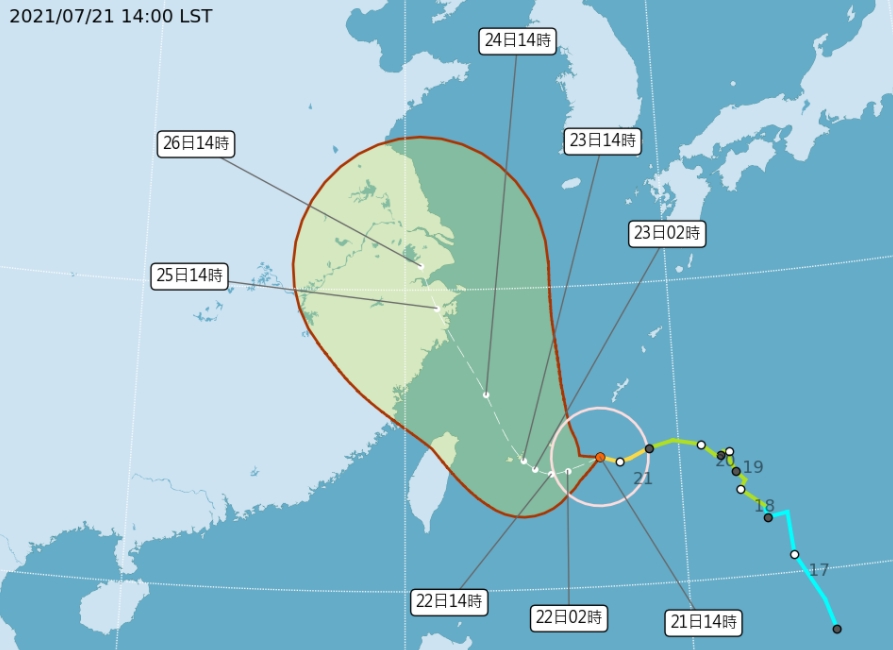 ▲今年第6號中度颱風「烟花」今晚逐漸靠近台灣，對此，中央氣象局今（21）傍晚表示，預計將於今晚20時30分發布海上颱風警報。（圖／翻攝自中央氣象局官網）