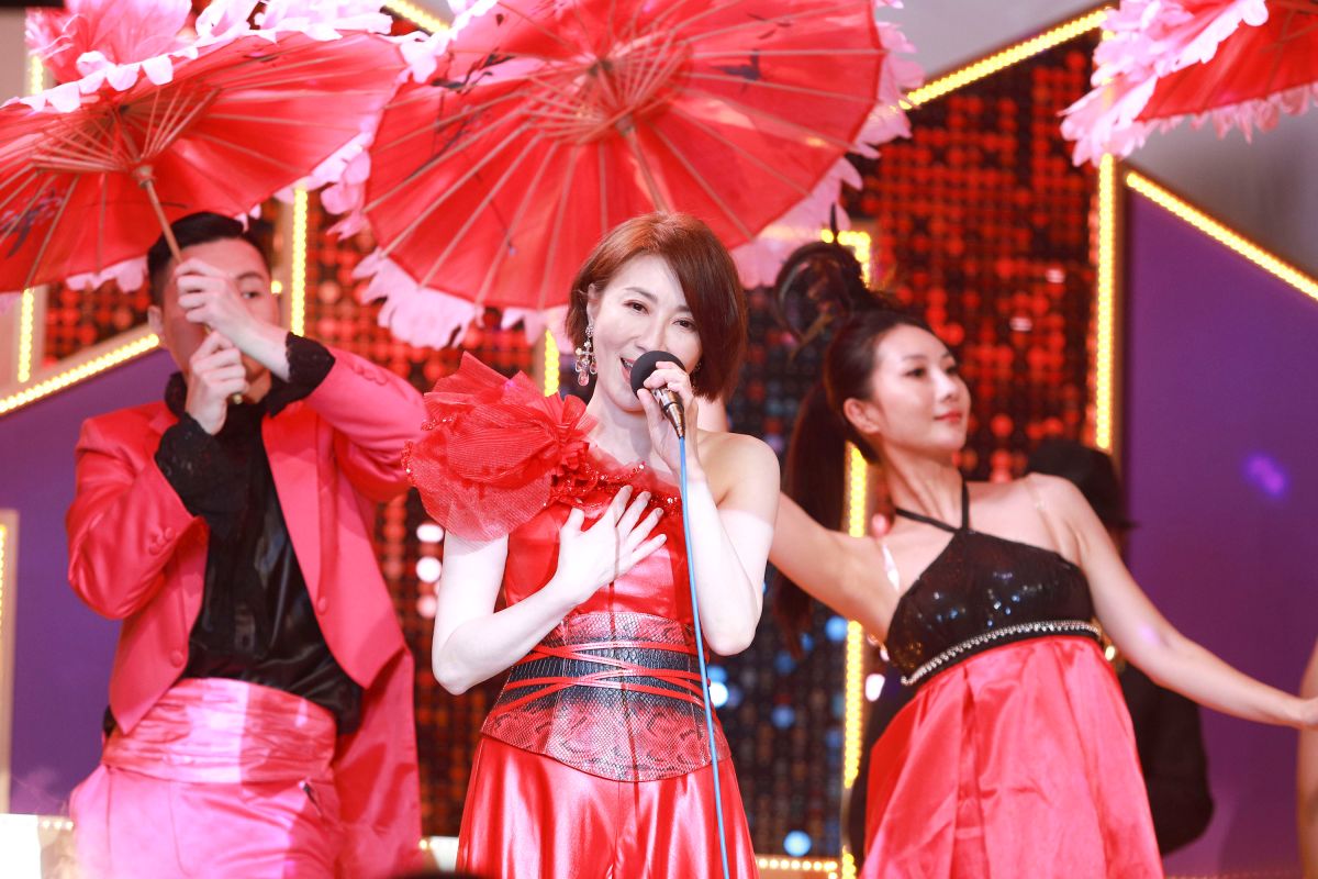 ▲李翊君（中）客串民視八點檔《黃金歲月》。（圖／民視提供）