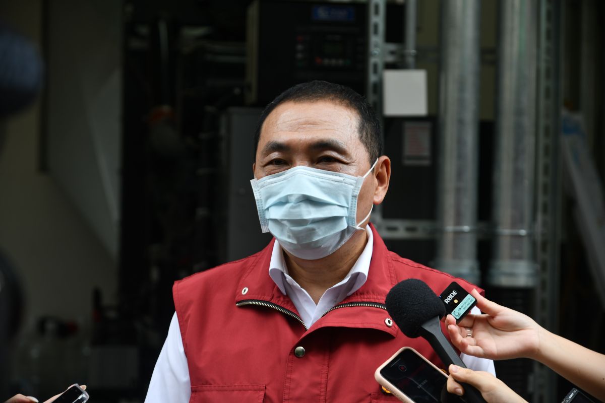 ▲新北市長侯友宜認為，中央的指引還沒有正式公布，但新北的開放原則很清楚，先從戶外、到室內、脫口罩的行為擺最後。（圖／新北市政府提供）