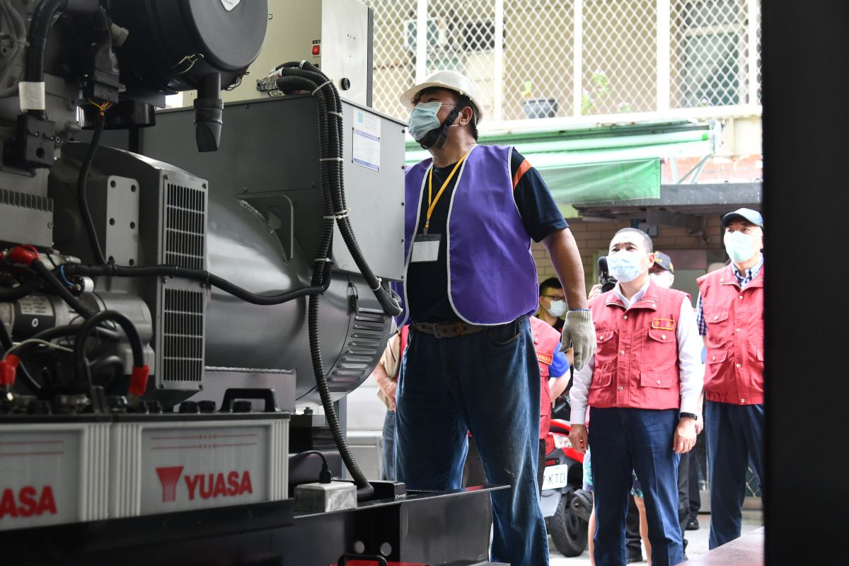 ▲新北市長侯友宜今日前往永和2號抽水站視察防汛的作業。（圖／新北市政府提供）