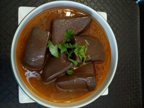 ▲網友詢問麻辣鴨血怎麼煮才好吃？引發熱議。（示意圖／金武鳳攝，NOWnews資料照片）