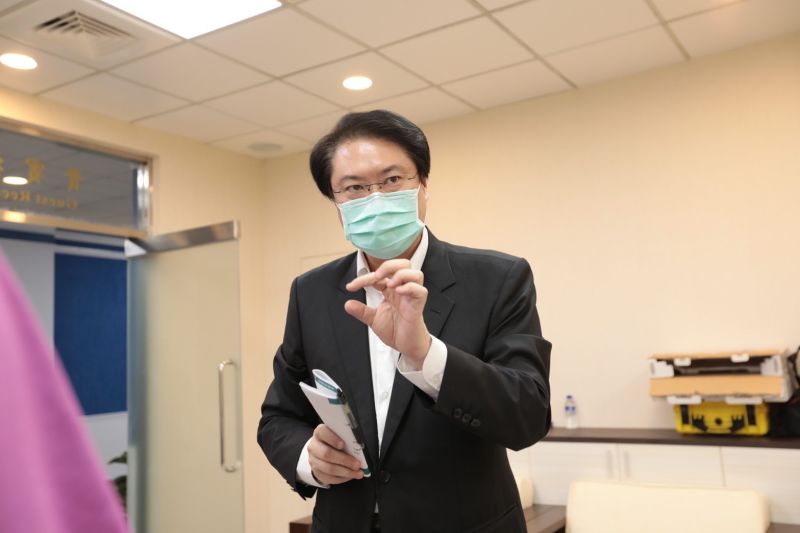 ▲基隆市長林右昌認為,降二級又訂出8月9日的期限,這點讓他感到不解。(圖/基隆市政府提供)