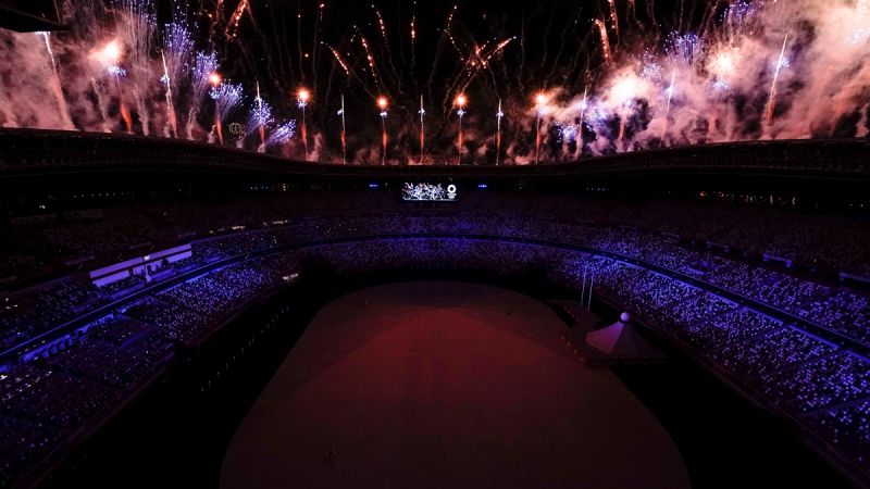 ▲東京奧運璀璨煙火點亮夜空，璀璨奪目。（圖／美聯社／達志影像）