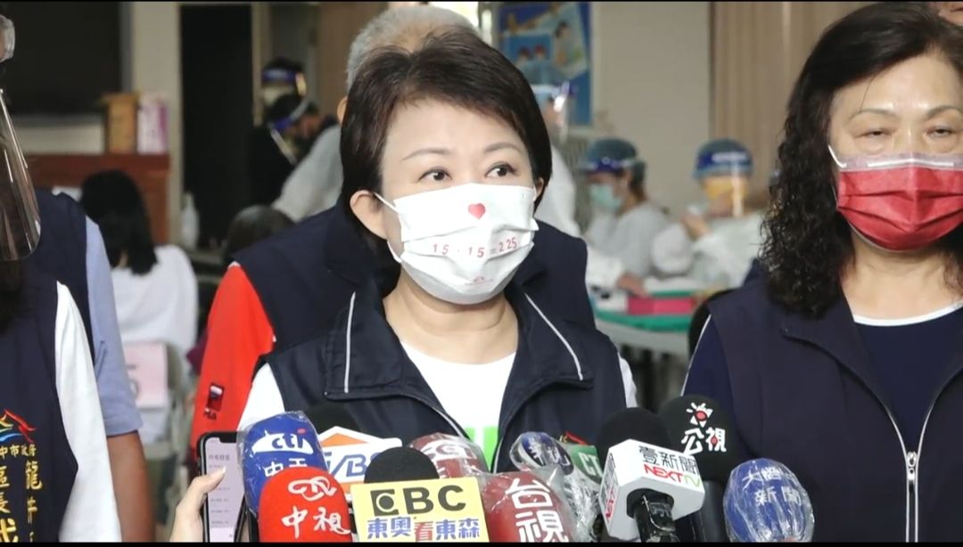 ▲六都只有台中市尚未決定餐飲業是否開放內用，市長盧秀燕表示，這次決策比較困難，這段時間市府將持續評估。(圖／柳榮俊攝2021.7.24)