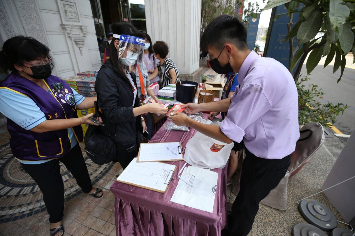 ▲台中血庫告急，新天地餐飲集團號召接力捐血挹注。（圖／新天地提供）