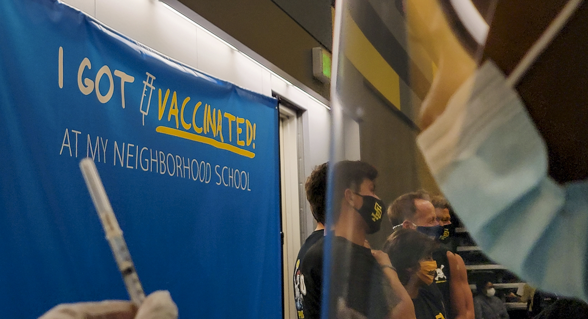 ▲美國馬里蘭州為了確保秋季開學時能夠安全開放校園，推出獎學金抽獎鼓勵年輕人施打。（圖／美聯社／達志影像）