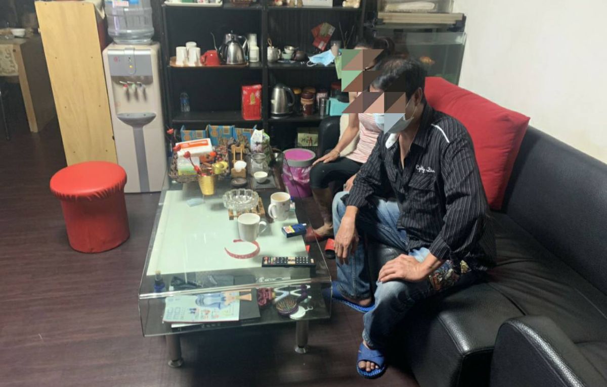 ▲三級警戒未解封，就群聚賭博還疑似出老千爆出爭吵聲，結果遭鄰居檢舉被警查獲違規群聚。（圖／桃園分局提供）