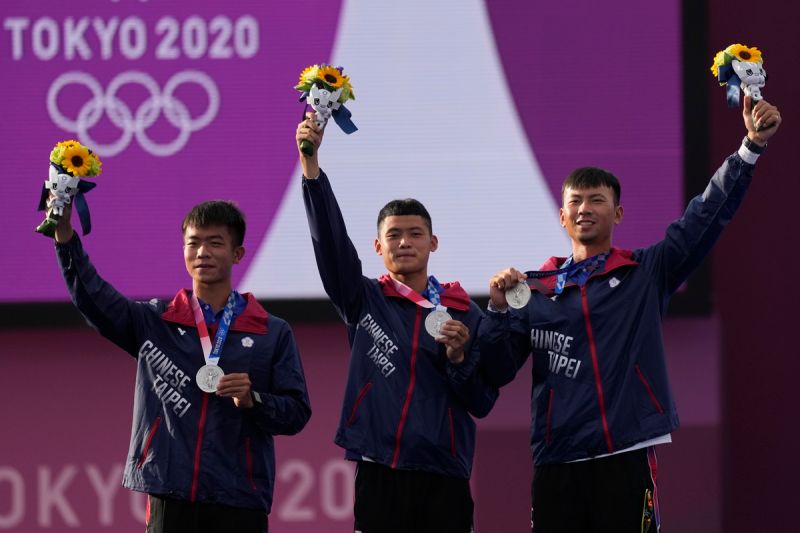 ▲東京奧運射箭男團勇奪銀牌，3人個性不同，在場上卻是最好搭檔。（圖／美聯社／達志影像）