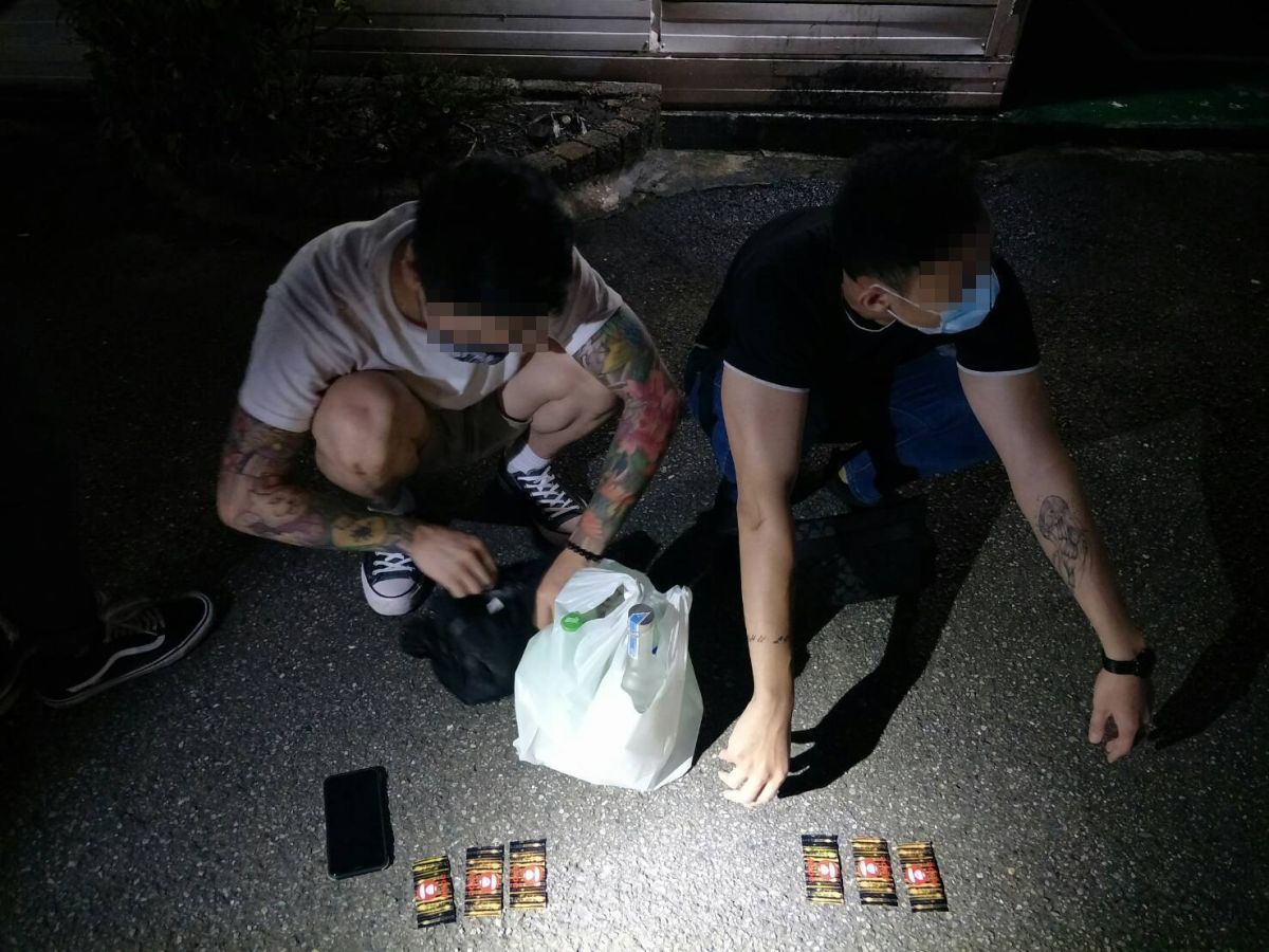 ▲6名男女群聚汽車旅館開毒趴，事前還詢問旅館人員，「如有警察臨檢是否會通知」，最後終於遭到警方查獲。（圖／大園分局提供）