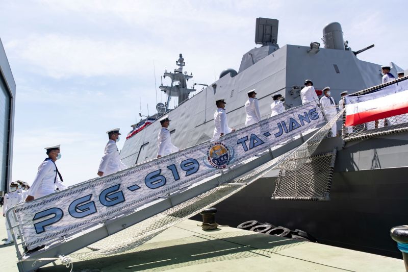 ▲塔江軍艦成軍,可看到艦尾的方陣快砲。(圖/軍聞社提供)
