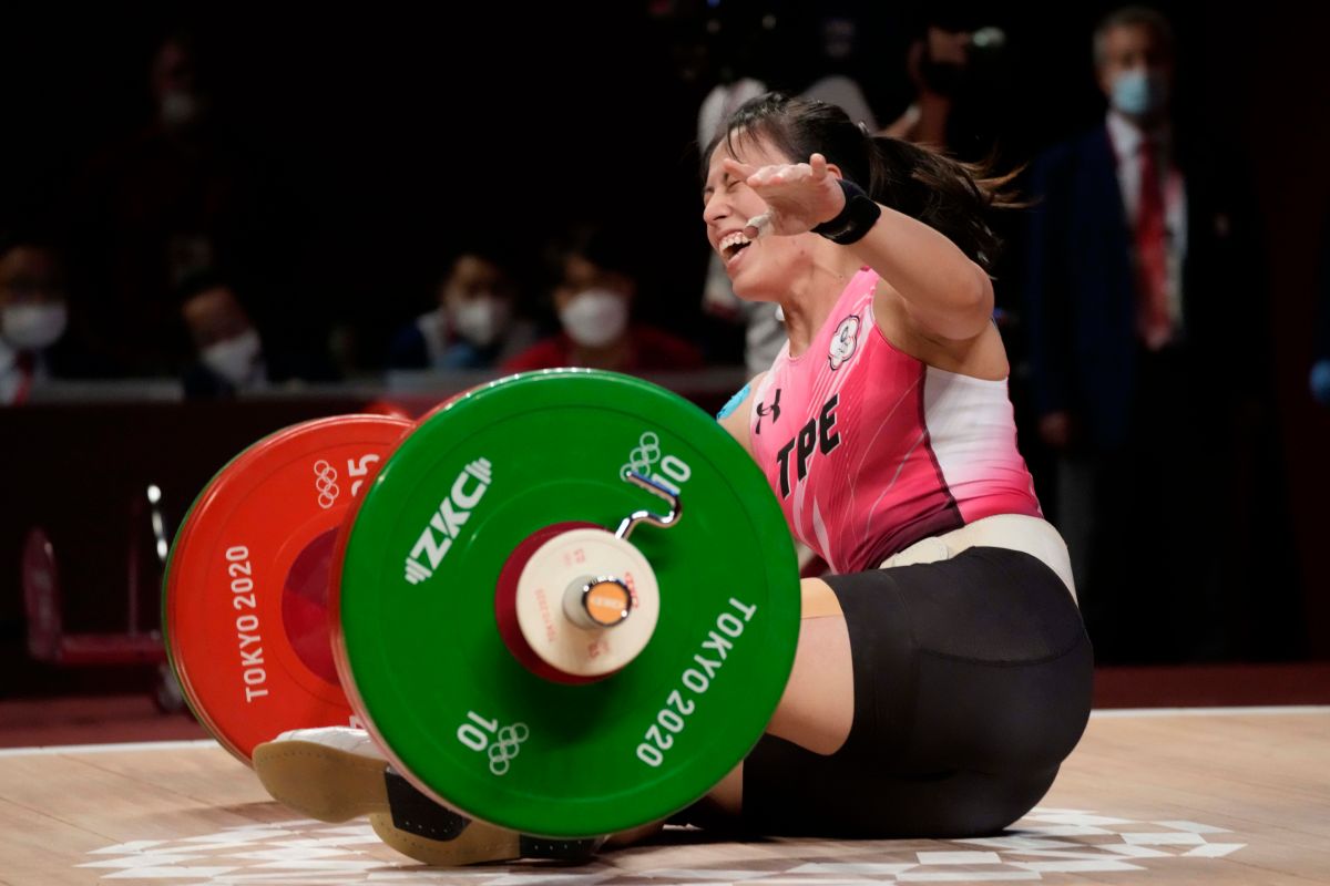 ▲舉重女神郭婞淳拿下東京奧運金牌。（圖／美聯社／達志影像）