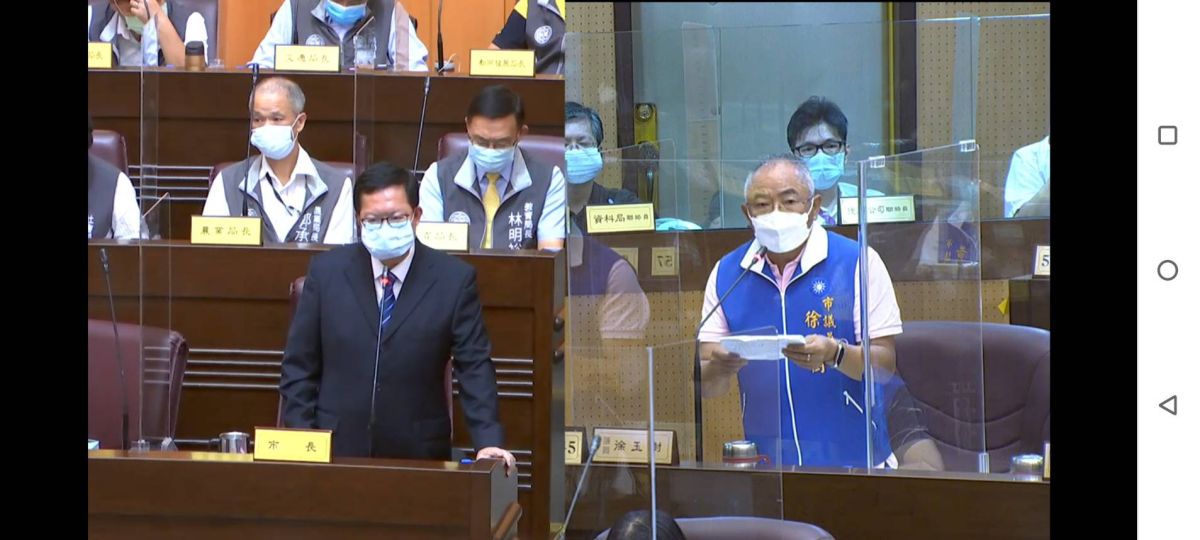 ▲桃園市議會國民黨團提案「普發5000元」臨時動議，雖遭民進黨市議員反對，最後表決仍獲得多數議員支持通過。（圖／桃園市議會國民黨團提供）