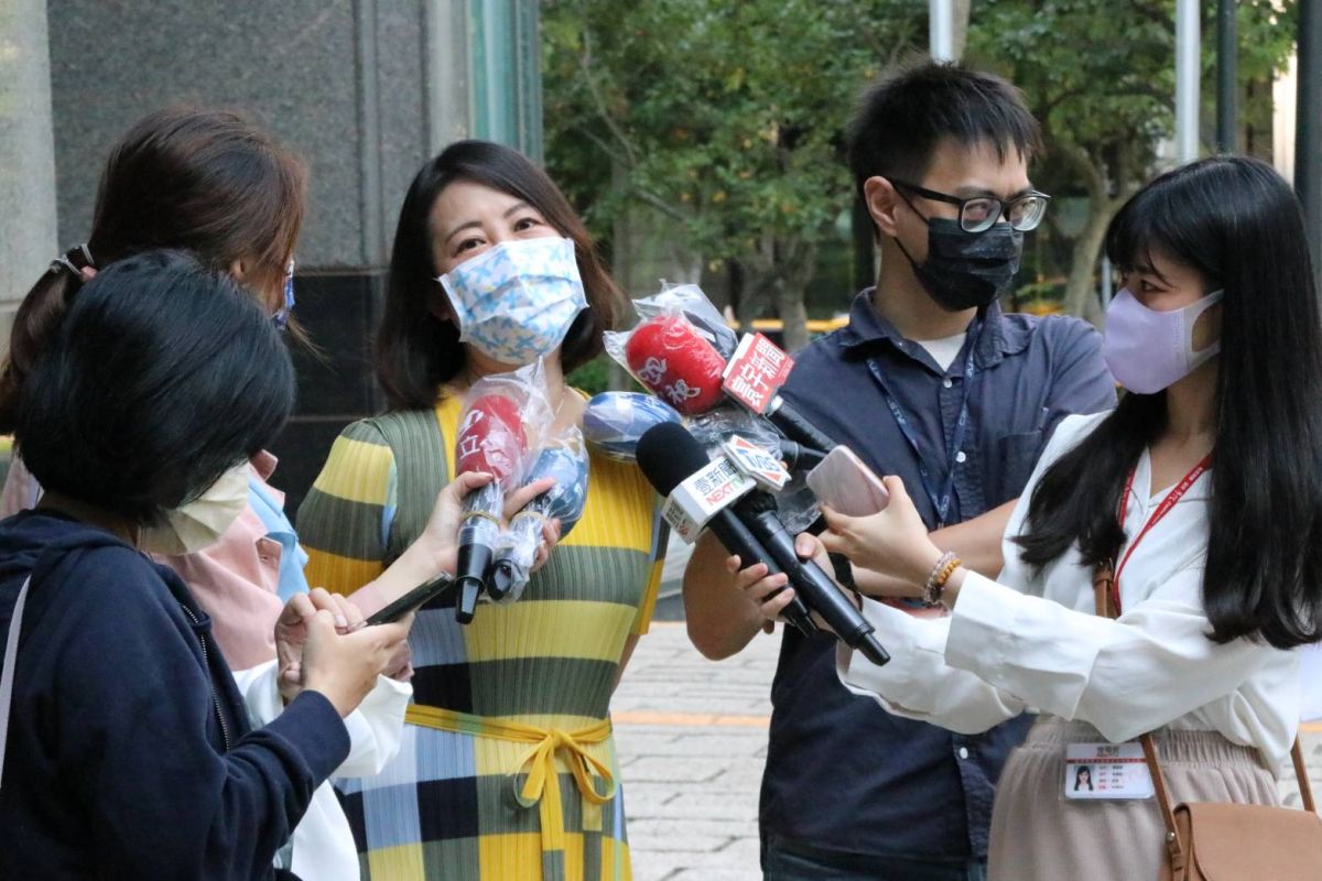 ▲民進黨立委吳思瑤團隊製圖時卻將郭婞淳名字誤植為另一名舉重選手陳玟卉，遭全民圍剿。（圖／吳思瑤辦公室提供）