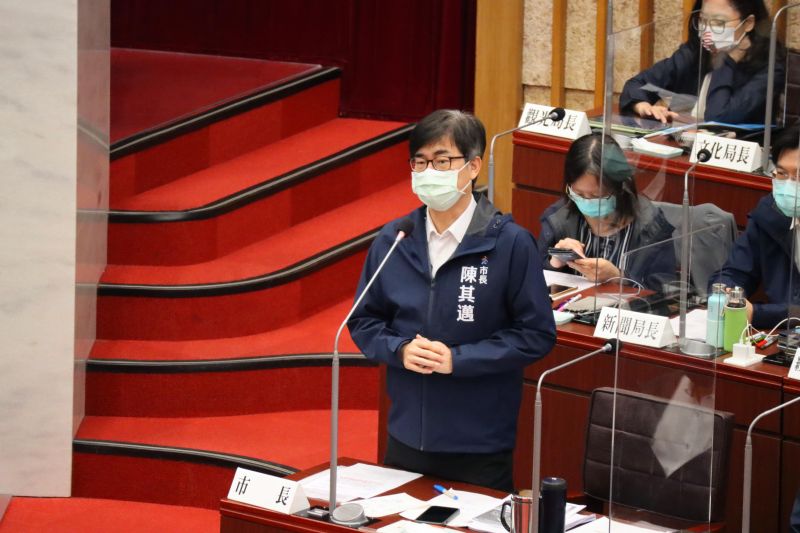 ▲高雄市長陳其邁說,如何協助大家在這一波的疫情之後能夠存活下來,而且更有競爭力,這個是市政府、國家應該要扮演的角色。(圖/記者鄭婷襄攝,2021.07.28)
