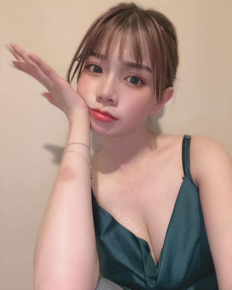 ▲▼青青外型姣好,不吝秀性感。(圖/青青IG)