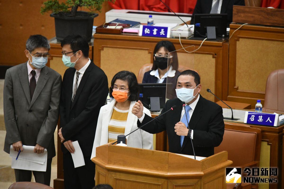 ▲；侯友宜認為，「校正回歸」、「新北確診者南送」，是他心中的2個痛。