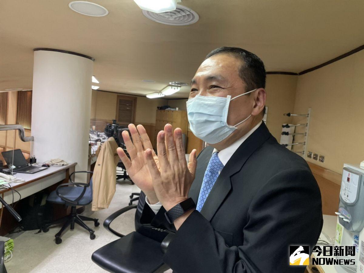 ▲新北市長侯友宜受訪時回應，國家元首之前就講過要打國產疫苗，「這個我都尊重！」（圖／記者陳志仁攝，2021.07.28）