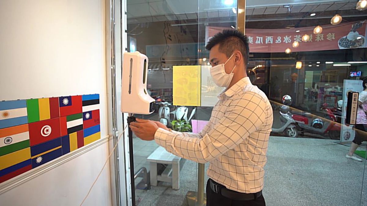 ▲桃園市餐飲業昨天鬆綁開放內用，許多人立刻衝到自己喜愛的冰店消費。（圖／記者李春台攝，2021.07.27）