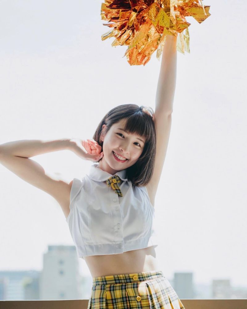 ▲峮峮發制服照,疑似預告將回歸球場。(圖/峮峮臉書)