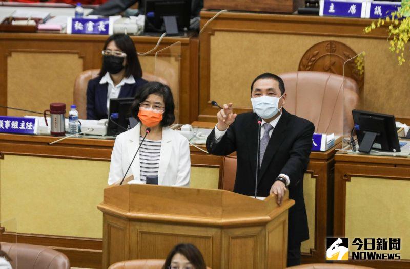 ▲新北市議員侯友宜回應,這些是50歲以上的類別,都符合中央施打的資格,施打疫苗還是必須要預約。(圖/記者陳志仁攝,2021.07.29)