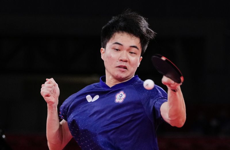 ▲林昀儒今(29)日出戰男單四強,對上世界第一中國選手樊振東,雙方激戰到第七局,可惜林昀儒以3:4落敗。(圖/美聯社/達志影像)