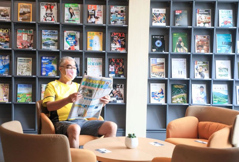 ▲台中市府為紮根文化,在外埔打造星級圖書館,提供在地人舒適閱讀環境。(圖/市府提供)