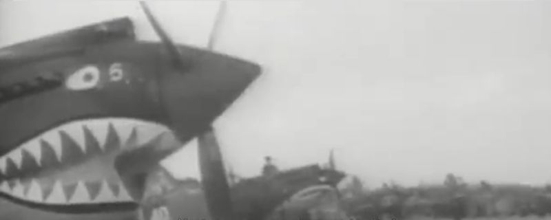 ▲抗戰時期，漆著鯊魚嘴的P-40戰機被稱作「飛老虎」。（圖／空軍司令部臉書）