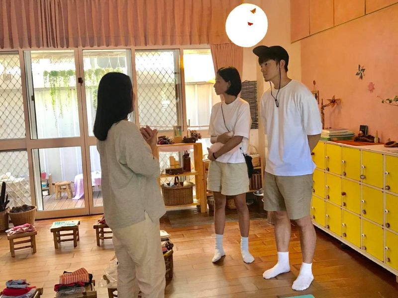 ▲蕾媽(中)、宥勝(右)到台中替女兒找學校。(圖/林慈惠臉書)