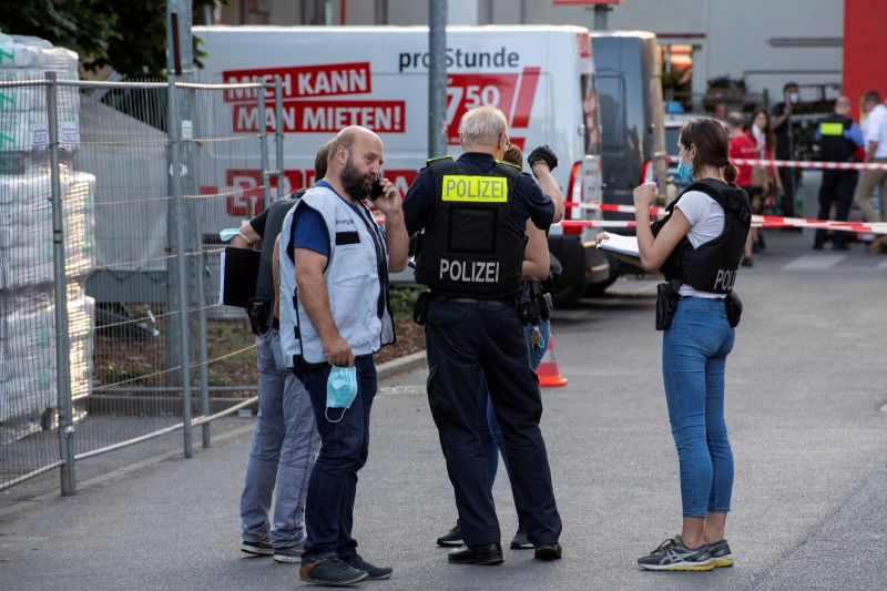 ▲德國首都柏林 (Berlin）北部1家商店停車場30日驚傳槍響，有4人受傷。（圖／美聯社／達志影像）