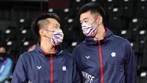 ▲我國第一男雙「麟洋配」李洋、王齊麟在東京奧運金牌戰擊敗中國雙塔,勇奪台灣奧運史上羽球首面獎牌。(圖/體育署) ▲我國第一男雙「麟洋配」李洋、王齊麟奪台灣奧運史上羽球首面獎牌,卻受《公務員服務法》限制而不得進行商業代言。(圖/體育署)