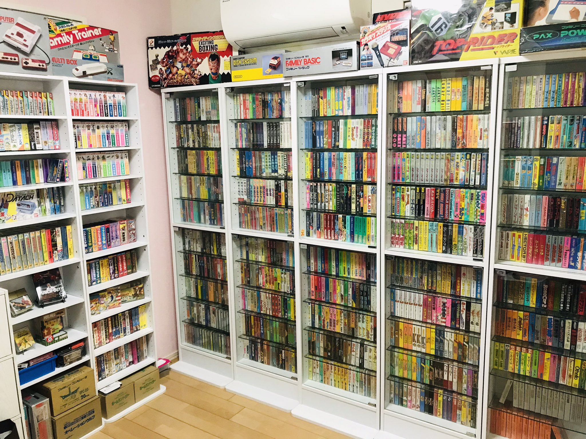 日本玩家 コーナー 成功蒐集所有完整盒裝、共1053款的紅白機遊戲。