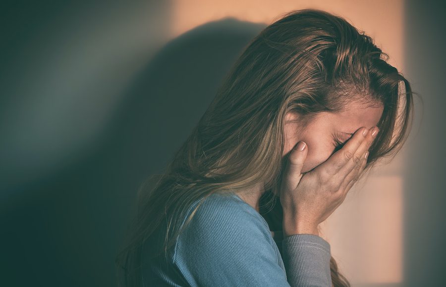 ▲而且長大後你也才知道，這世界上，其實沒有「感同身受」這件事，不會有人真的明白你的痛有多痛。成為一個大人很辛苦對吧？（圖／Shutterstock）