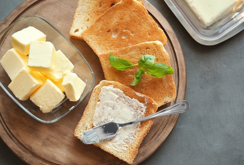 ▲早餐是一天的活力來源，可以吃得簡單但絕不能輕忽，而「烤吐司」口味多元、變化豐富，是許多人早餐的首選之一。（圖／Shutterstock）